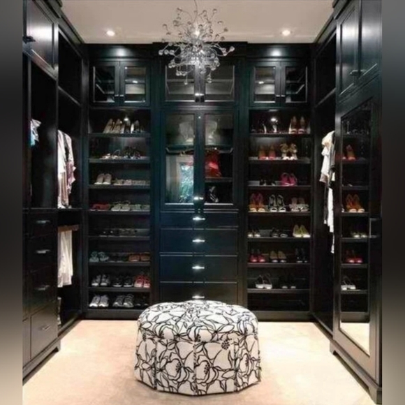 Meet your Posher, Brandy - Picture 5 of 6